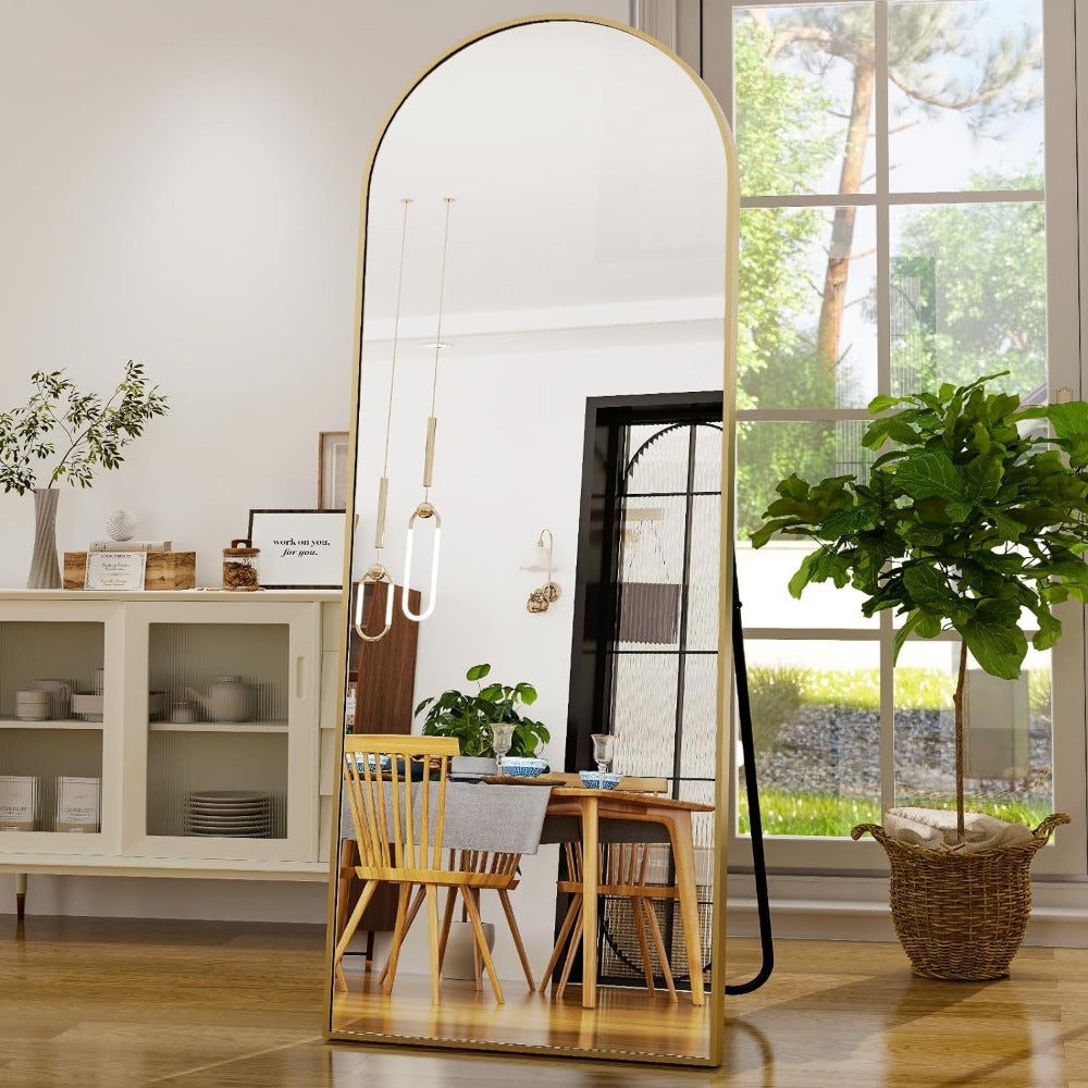 Interieur Nest | Elegante Gebogen Volledige Gouden Spiegel met Hoogwaardige Aluminium Frame