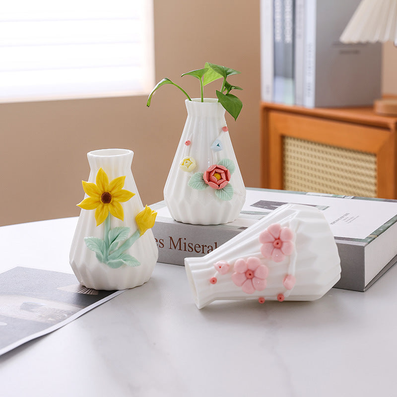 Decoratieve Bloemrijke Keramische Vaasje