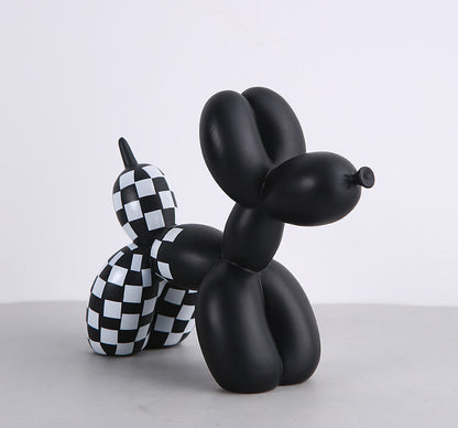 Zwarte en witte ballonnenhond