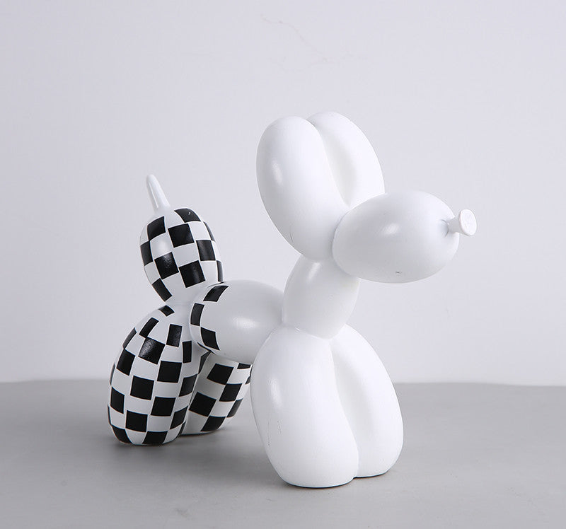 Zwarte en witte ballonnenhond