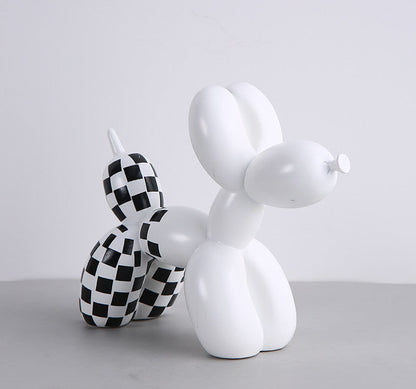Zwarte en witte ballonnenhond