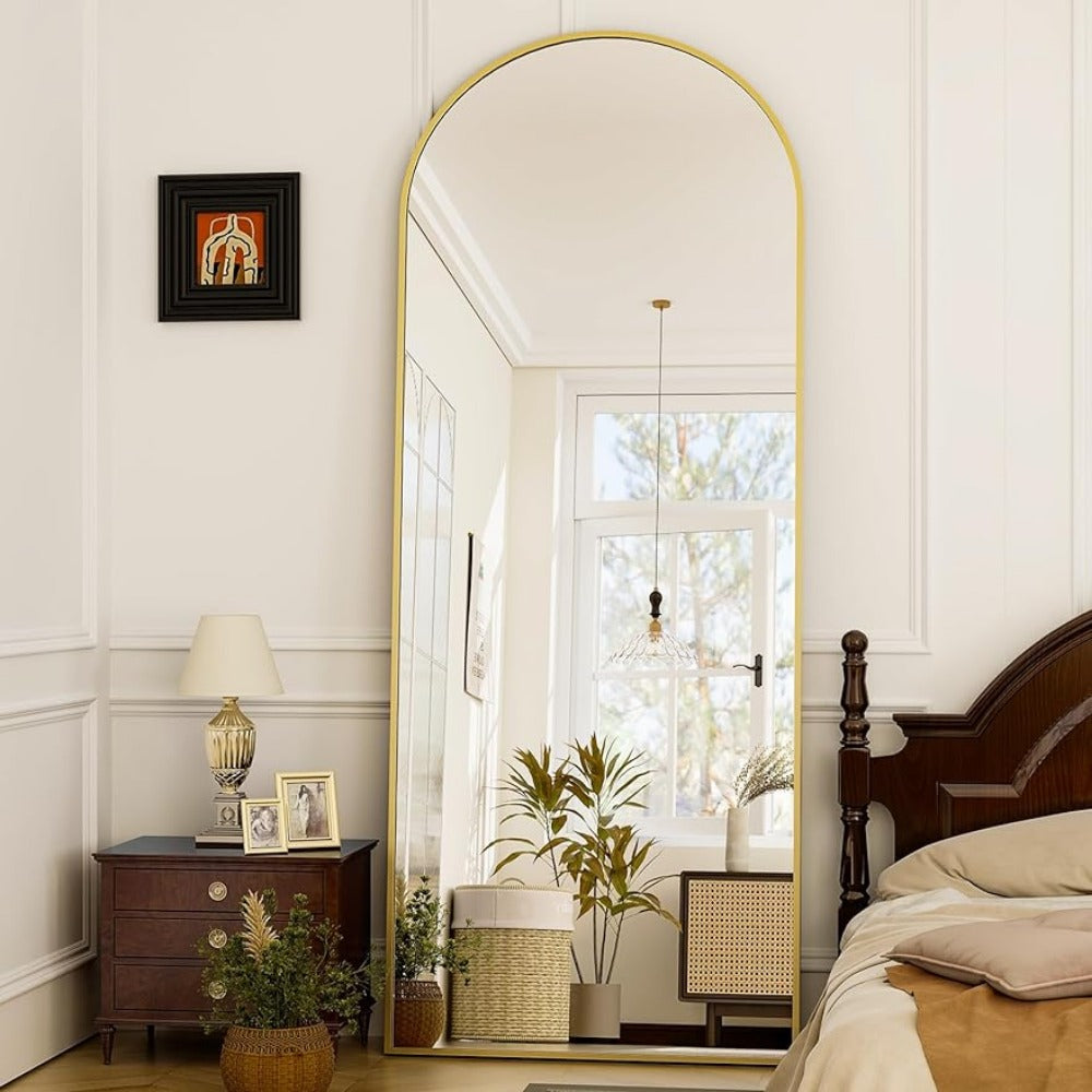 Interieur Nest | Elegante Gebogen Volledige Gouden Spiegel met Hoogwaardige Aluminium Frame